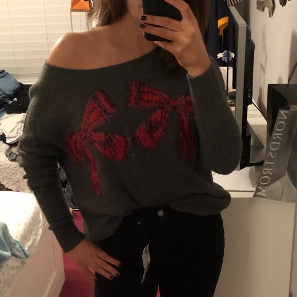 Abercrombie & Fitch Sweaters - Bow sweater